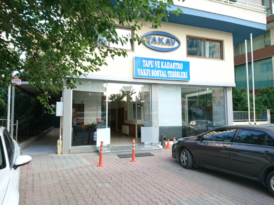 Adana TAKAV Sosyal Tesisleri dış cephesi